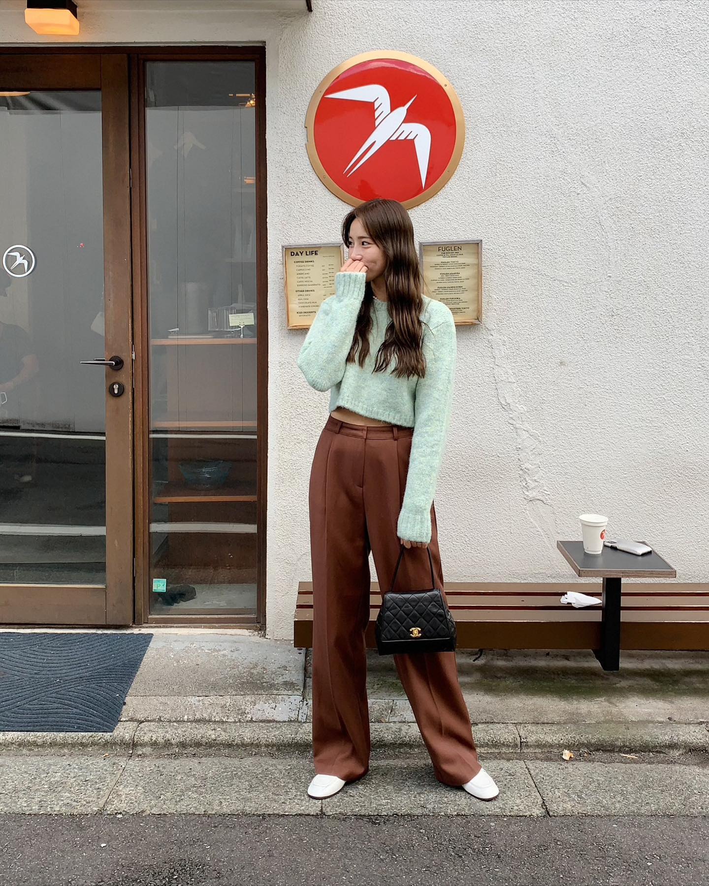 10 cách mặc áo len màu nổi giúp ghi điểm tinh tế-5