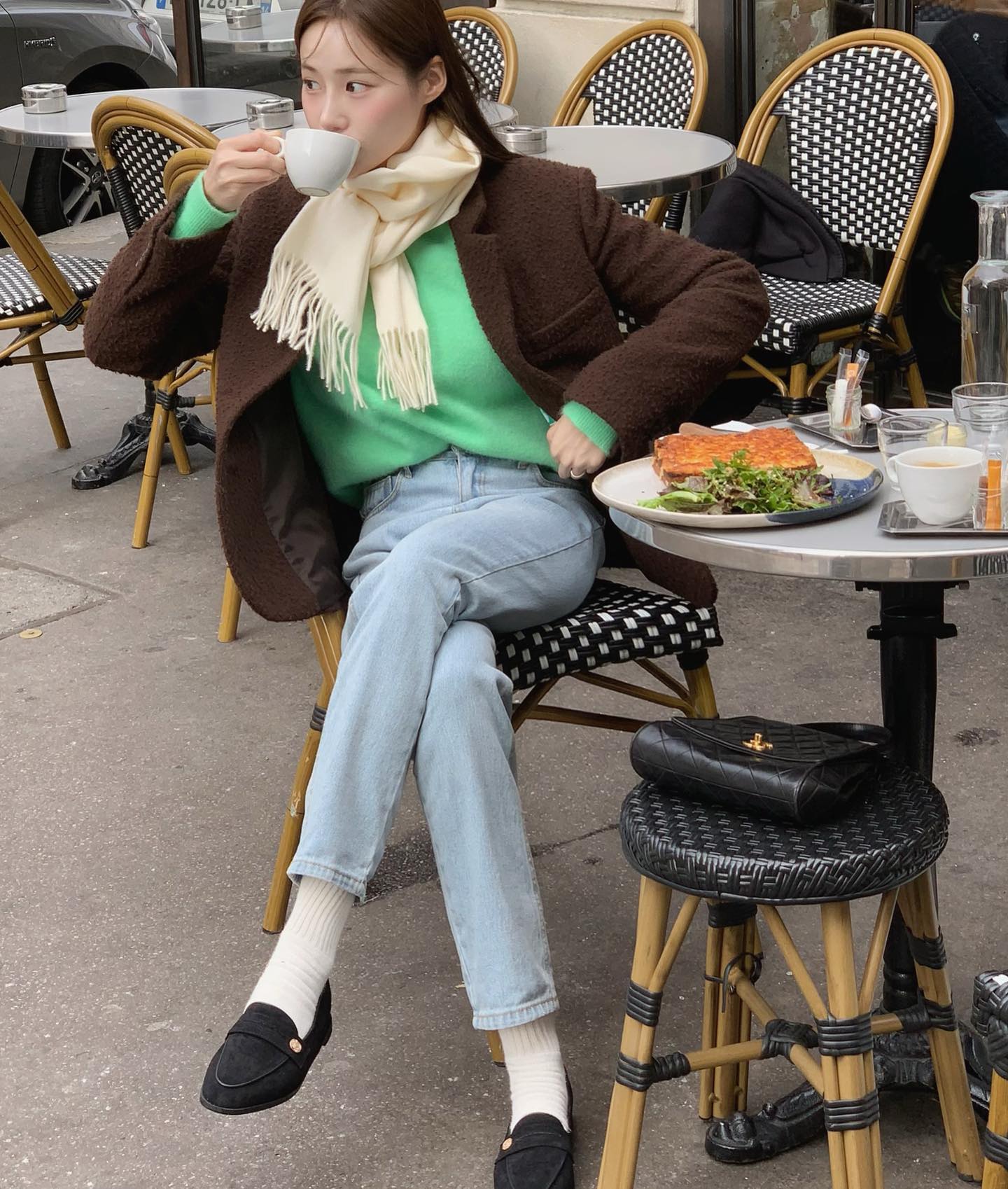 10 cách mặc áo len màu nổi giúp ghi điểm tinh tế-7