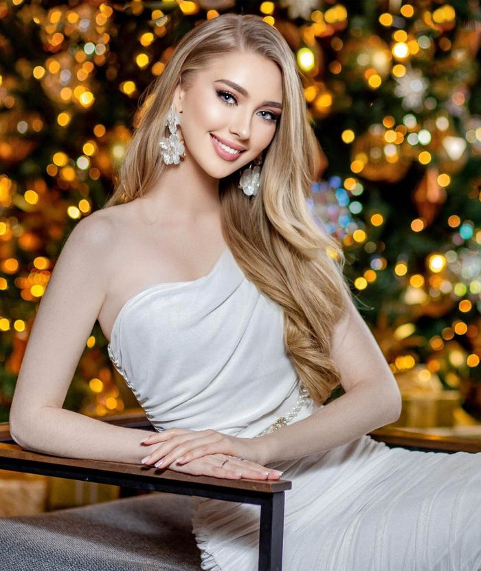 Vẻ đẹp tựa công chúa của Hoa hậu Quốc tế 2022-2