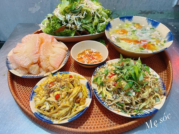 Chiều chồng hết nấc, vợ khoe loạt mâm cơm đậm hương vị miền Trung, nhìn là thấy nhớ quê nhớ Tết-1