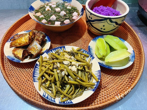 Chiều chồng hết nấc, vợ khoe loạt mâm cơm đậm hương vị miền Trung, nhìn là thấy nhớ quê nhớ Tết-3