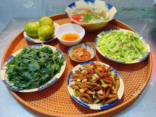 Chiều chồng hết nấc, vợ khoe loạt mâm cơm đậm hương vị miền Trung, nhìn là thấy nhớ quê nhớ Tết-5