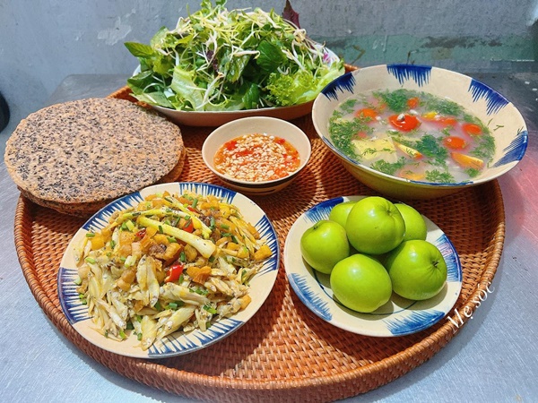 Chiều chồng hết nấc, vợ khoe loạt mâm cơm đậm hương vị miền Trung, nhìn là thấy nhớ quê nhớ Tết-9