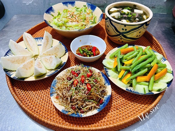 Chiều chồng hết nấc, vợ khoe loạt mâm cơm đậm hương vị miền Trung, nhìn là thấy nhớ quê nhớ Tết-10