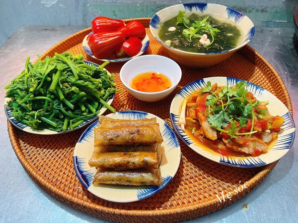 Chiều chồng hết nấc, vợ khoe loạt mâm cơm đậm hương vị miền Trung, nhìn là thấy nhớ quê nhớ Tết-14