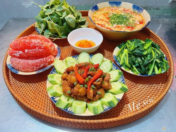 Chiều chồng hết nấc, vợ khoe loạt mâm cơm đậm hương vị miền Trung, nhìn là thấy nhớ quê nhớ Tết-18