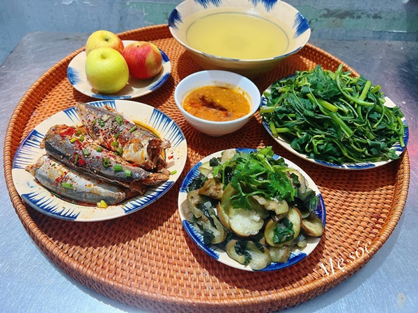 Chiều chồng hết nấc, vợ khoe loạt mâm cơm đậm hương vị miền Trung, nhìn là thấy nhớ quê nhớ Tết-20