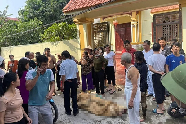 Vụ 3 con gái mang xăng đốt nhà mẹ: Người mẹ đã qua đời-1