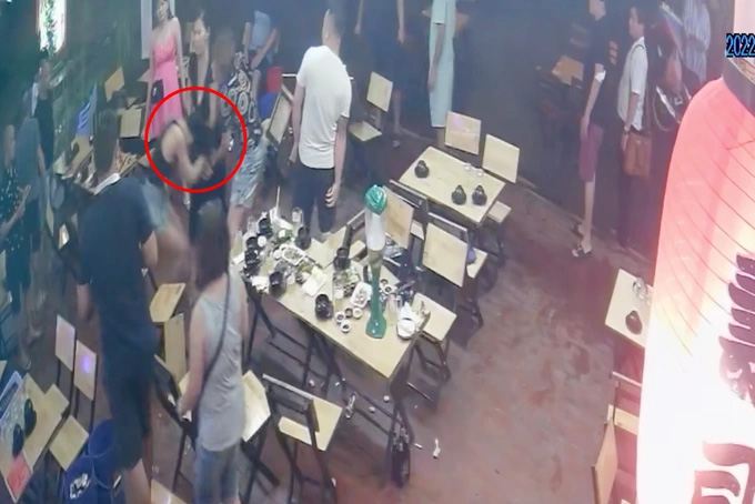 Nữ chủ quán nhậu tố bị nhóm đối tượng đập phá quán, đánh đến sẩy thai-2