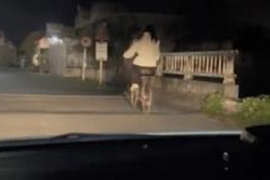 Dỗi chồng, vợ đạp xe đạp 20km về ngoại giữa khuya và hành động gây bất ngờ của anh chồng