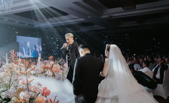 Đàm Vĩnh Hưng se duyên trong siêu đám cưới cặp đôi GenZ giàu có tại miền Tây-2