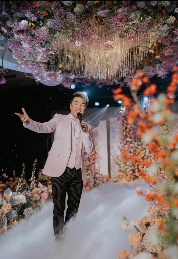 Đàm Vĩnh Hưng se duyên trong siêu đám cưới cặp đôi GenZ giàu có tại miền Tây-7