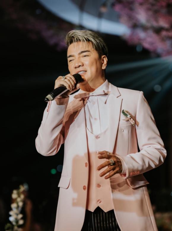 Đàm Vĩnh Hưng se duyên trong siêu đám cưới cặp đôi GenZ giàu có tại miền Tây-9