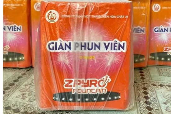Loạn giá pháo hoa Z121 trước Tết