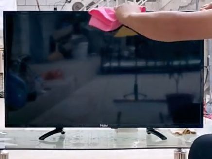 Nếu màn hình tivi bị bẩn, đừng tùy tiện lau! Mách bạn mẹo này, màn hình sáng bóng và không dễ bám bụi-5
