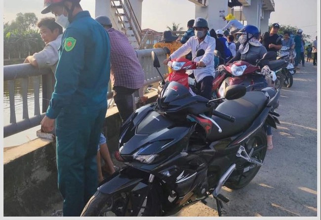 Vợ mất chưa được 20 ngày, người đàn ông nhảy cầu tự tử-1