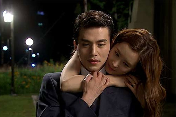 Trong 3 giai đoạn này, đàn ông dễ ngoại tình, phụ nữ càng nên cẩn thận-1