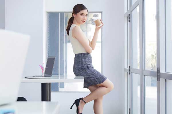 Công ty bị ‘ném đá’ vì tuyển nhân viên văn thư yêu cầu ‘mặt xinh, dáng đẹp’ để rót trà-1