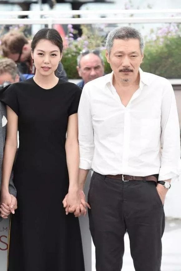 Mỹ nhân bị ghét nhất Hàn Quốc Kim Min Hee xuất hiện thân mật bên người tình đáng tuổi cha-4