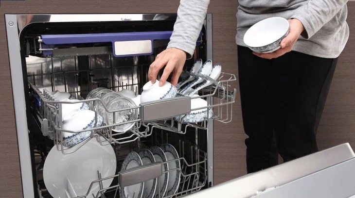 Dùng nước sôi để tráng bát đĩa có thật sự khử trùng: Thắc mắc bao lâu nay cuối cùng tôi cũng biết đáp án-3