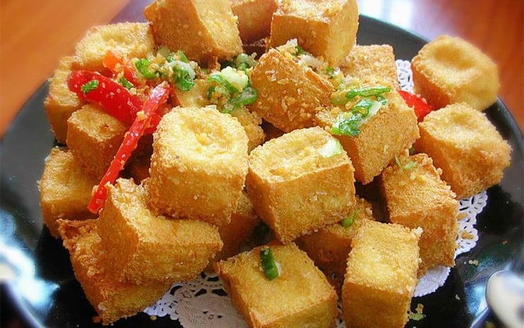 Đầu bếp lâu năm chia sẻ: Rán đậu đừng vội bỏ vào chảo làm thêm bước này đậu giòn tan, ăn không ngán-2