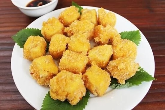 Đầu bếp lâu năm chia sẻ: Rán đậu đừng vội bỏ vào chảo làm thêm bước này đậu giòn tan, ăn không ngán