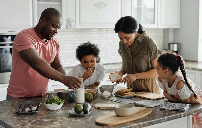 Khi con được 3 tuổi, cha mẹ nên áp dụng ‘5 không, 4 đừng’ để uốn nắn-2