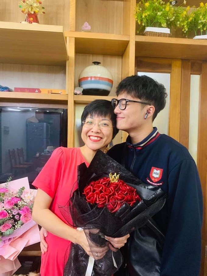 MC Thảo Vân sau 13 năm ly hôn Công Lý:  Tôi độc thân nhưng không đơn độc-3