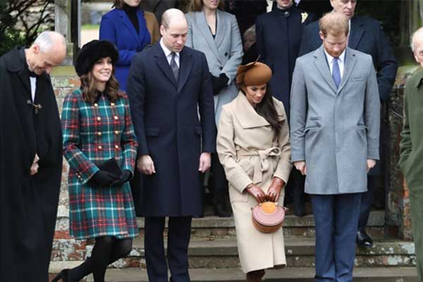 5 trong số các quy tắc nghiêm ngặt nhất của nghi lễ hoàng gia đã là dĩ vãng-1