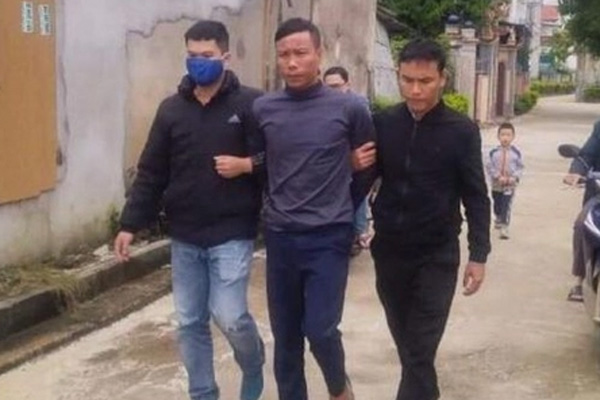 Tưới xăng châm lửa đốt tại trụ sở tòa án Bắc Giang, người đàn ông bị bỏng nặng-2