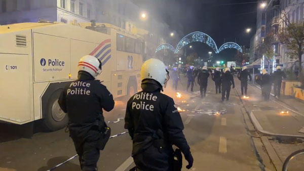 Nóng: Bạo loạn kinh hoàng sau trận Pháp - Morocco, một CĐV nhí thiệt mạng-1