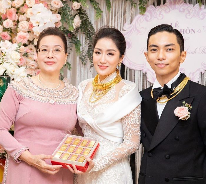 Choáng ngợp khối tài sản khủng của Khánh Thi - Phan Hiển sau hôn lễ-3