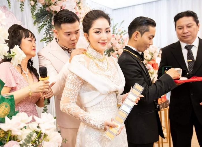 Choáng ngợp khối tài sản khủng của Khánh Thi - Phan Hiển sau hôn lễ-4