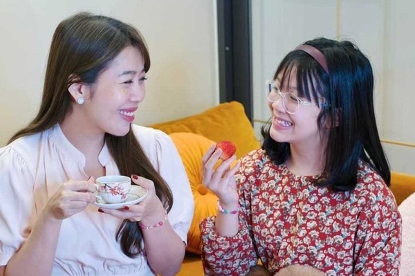Ông bố U50 Chi Bảo hằng ngày phục vụ cậu con trai 11 tháng tuổi một việc rất tốt cho sự phát triển-3