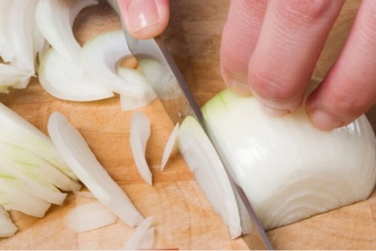 Thái nhỏ củ hành tây đem lại nhiều lợi ích, điều thứ 8 khiến bạn phải trầm trồ
