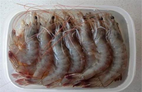 Tiểu thương hải sản bật mí cách chọn tôm ngon: cứ nhằm 6 điểm này, 10 con tươi cả 10, ai cũng muốn biết-4