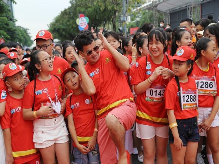 Hình ảnh đời thường làm giám đốc của nghệ sĩ Xuân Bắc-2