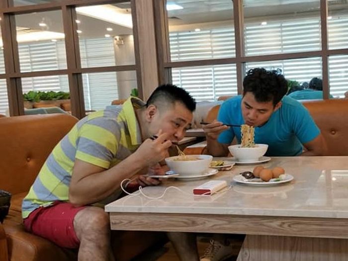 Hình ảnh đời thường làm giám đốc của nghệ sĩ Xuân Bắc-12