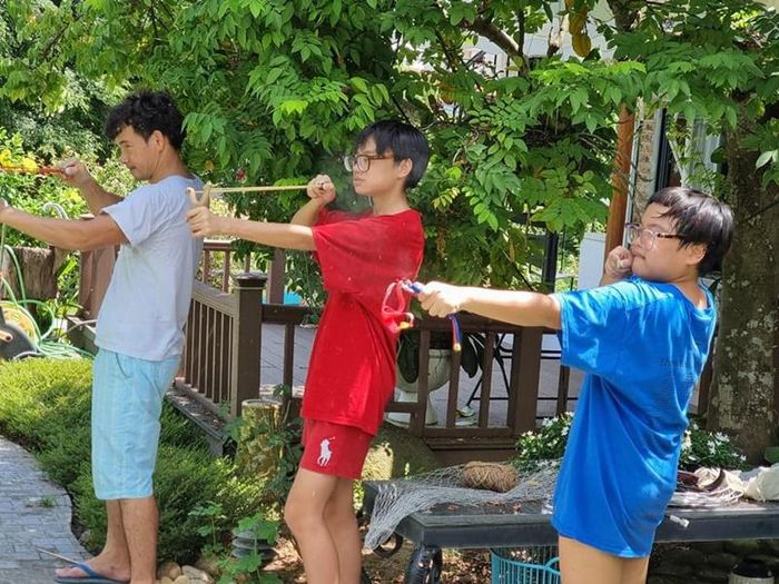 Hình ảnh đời thường làm giám đốc của nghệ sĩ Xuân Bắc-5