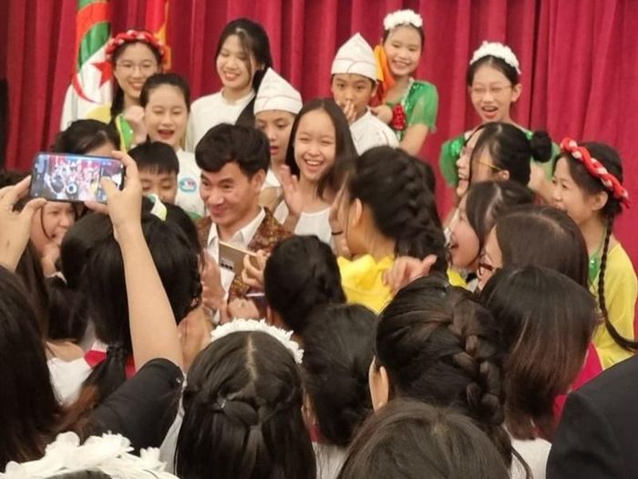 Hình ảnh đời thường làm giám đốc của nghệ sĩ Xuân Bắc-1