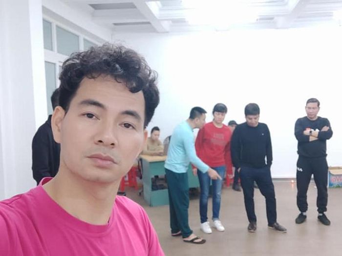 Hình ảnh đời thường làm giám đốc của nghệ sĩ Xuân Bắc-14