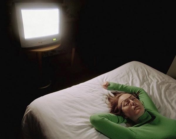 Ngủ trong khi TV vẫn mở: Thói quen tưởng vô hại nhưng tiềm ẩn nhiều nguy cơ mắc các bệnh-2