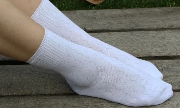 Ngâm tất bẩn với thứ này, không cần vò mạnh cũng trắng sạch, hiệu quả hơn dùng xà phòng-2