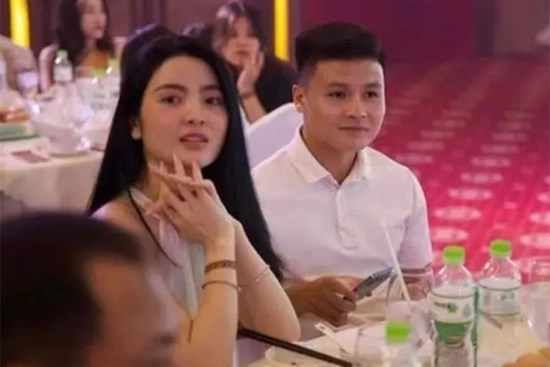 Về Việt Nam, bạn gái tin đồn Quang Hải mừng rỡ, tiết lộ 'được hồi sinh'