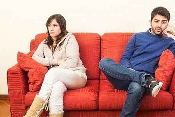 Chàng trai theo đuổi bạn học hơn 10 năm, nhờ phụ huynh mới cưới được vợ-5