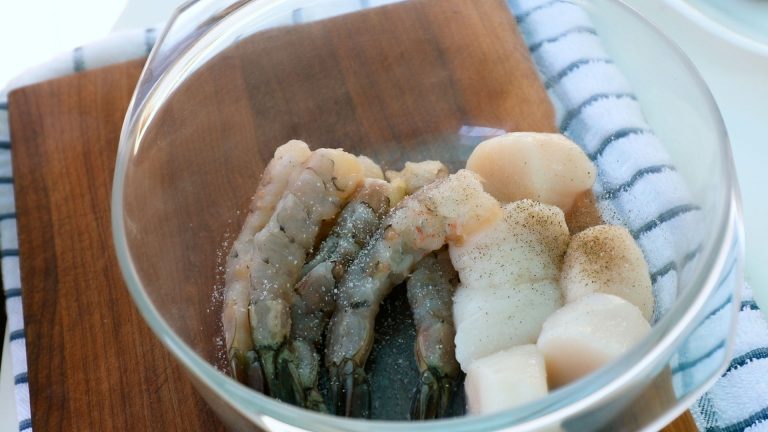 Làm cơm rang kim chi hải sản siêu ngon cho ngày cuối tuần đổi gió-1