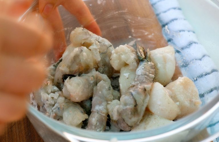 Làm cơm rang kim chi hải sản siêu ngon cho ngày cuối tuần đổi gió-2