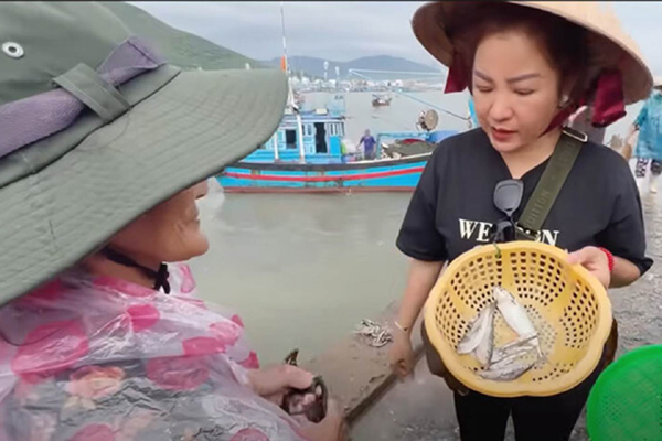 Danh hài Thúy Nga lên tiếng về đoạn clip từ thiện gây tranh cãi-1