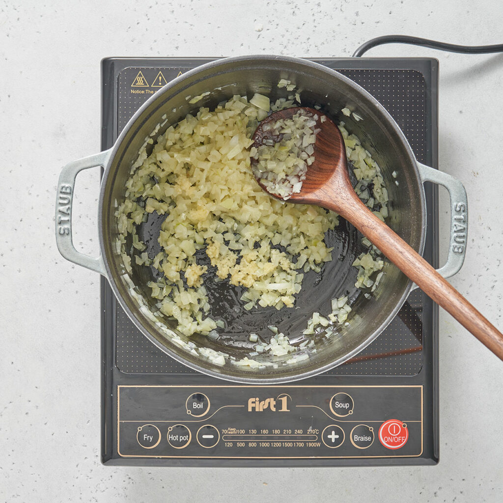 Mì Ý sốt kem phô mai - món ngon được tạo nên chỉ trong 1 nốt nhạc cho bé yêu-3