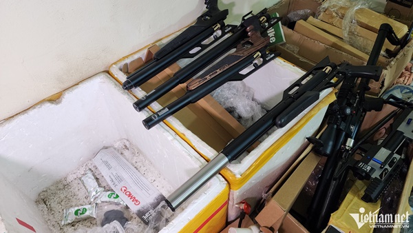 Hình ảnh kho vũ khí với cả nghìn viên đạn vừa bị Bộ Công an triệt phá-3